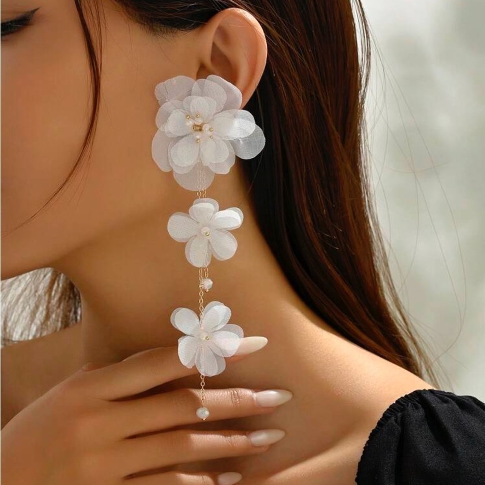 Elegant White Floral Drop Earrings